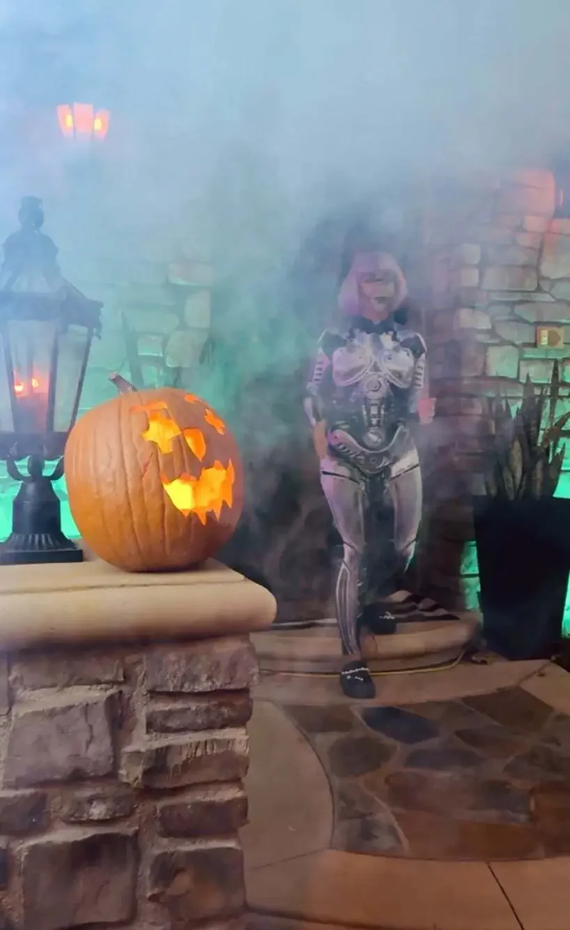 Costume